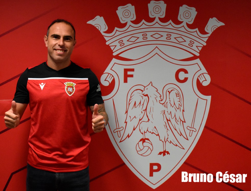 Bruno César está emprestado ao Penafiel desde outubro — Foto: Reprodução/Site oficial