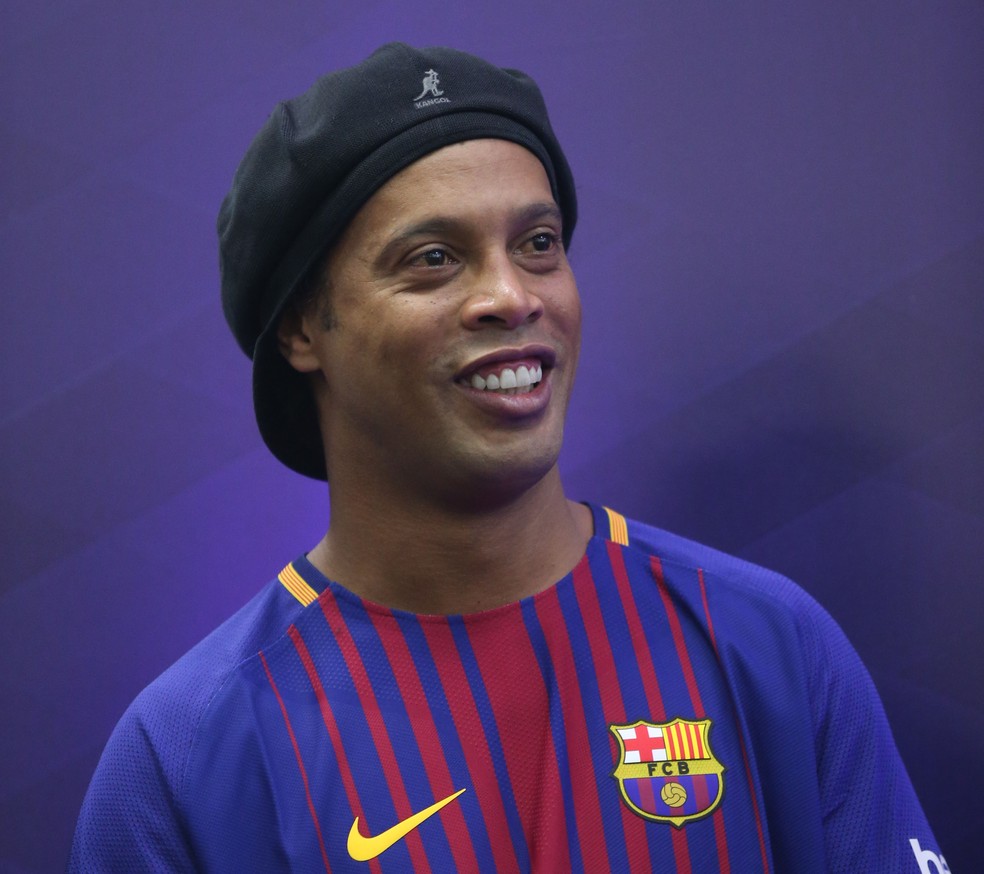 Barcelona reverenciou a magia de Ronaldinho Gaúcho (Foto: Agência Estado)