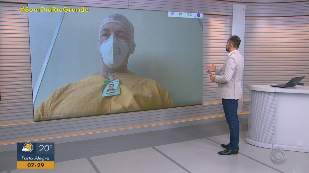 Médico intensivista conta sobre rotina exaustiva dentro de uma UTI superlotada