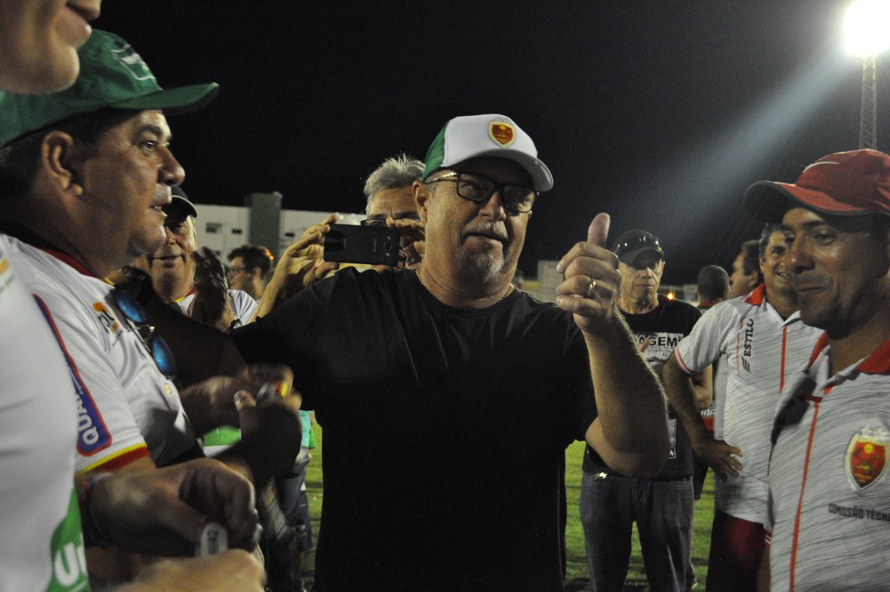 Pedro Manta conquista o sexto acesso em Pernambuco — Foto: Emerson Rocha