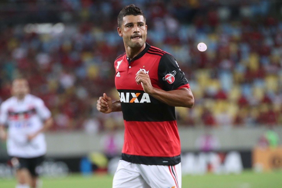 Ederson em campo pelo Flamengo — Foto: Gilvan de Souza/Flamengo