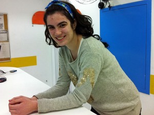 Stefania Corbani, de 19 anos, quer estudar música (Foto: Vanessa Fajardo/ G1)