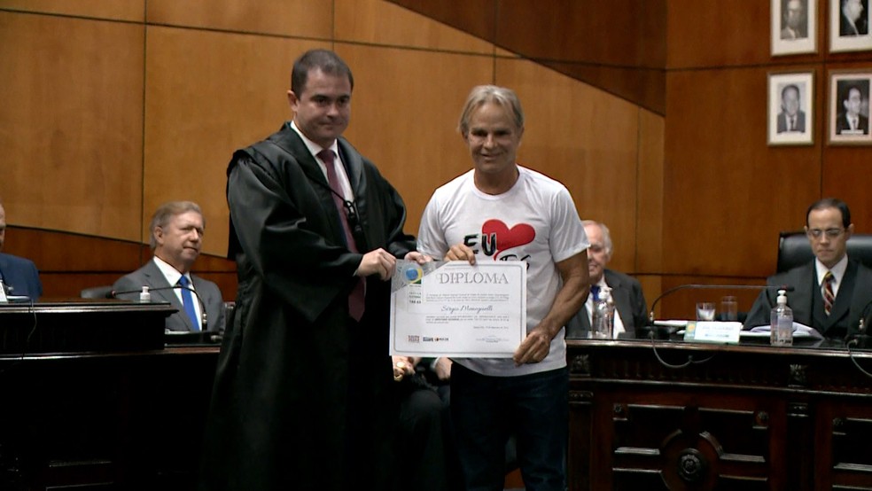 Sérgio Meneguelli (Republicanos) é diplomado deputado estadual — Foto: Reprodução/TV Gazeta