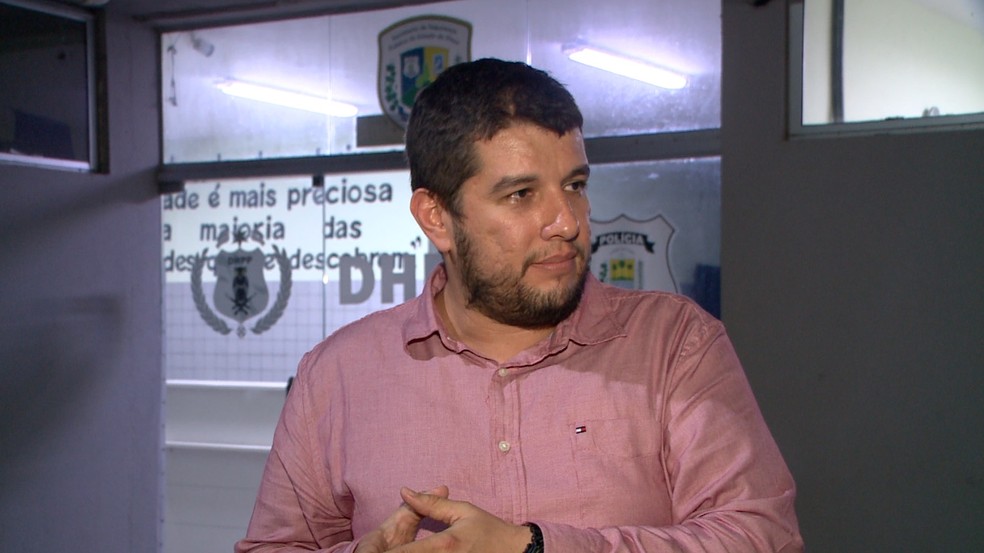 Delegado Jarbas Lima falou sobre o o crime na Vila Irmã Dulce — Foto: Andrê Nascimento/G1 PI