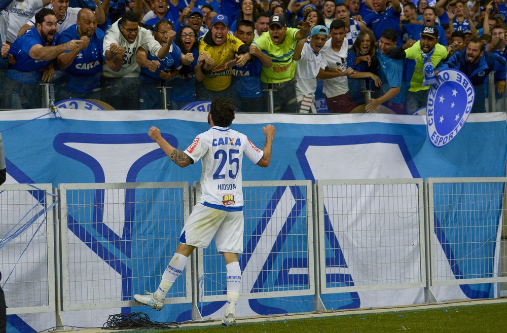 Com contrato no fim e à espera do São Paulo, Hudson quer ficar no Cruzeiro