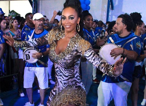 Theba Pitylla é madrinha de bateria da Império de Casa Verde no Carnaval 2020 (Foto: Reprodução/Instagram)