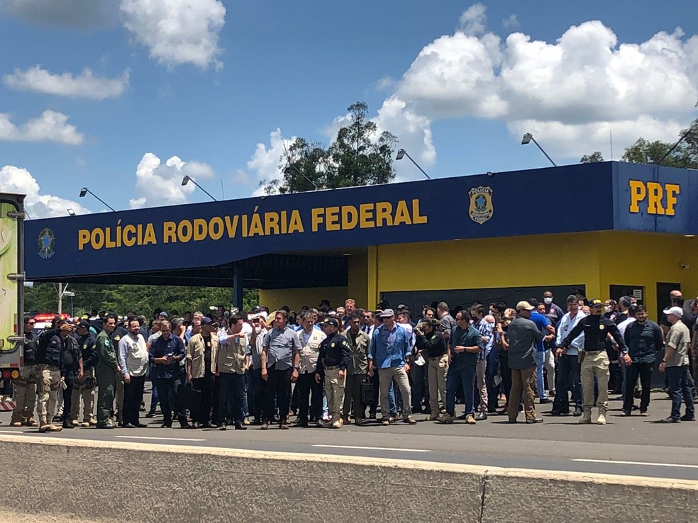 Presidente da República Jair Bolsonaro visitou a base da Polícia Rodoviária Federal (PRF) em Rio Preto (SP) — Foto: Heloísa Casonato/g1