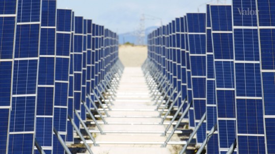 Popularização de fontes solar e eólica vêm com prós e contras 