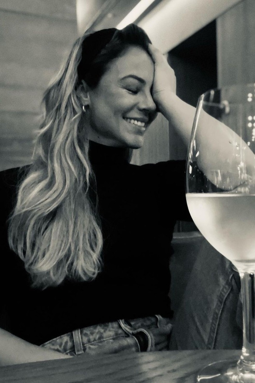 Paolla Oliveira Celebra Tem Segundas Que Merecem Celebridades Glamour
