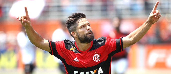 Thiago Lacerda pede Diego perto do gol e põe Arão no Top 5 do Brasileiro