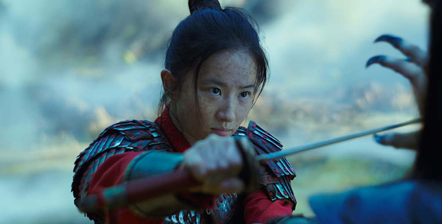 Yifei Liu em Mulan (2020) (Foto: reprodução)