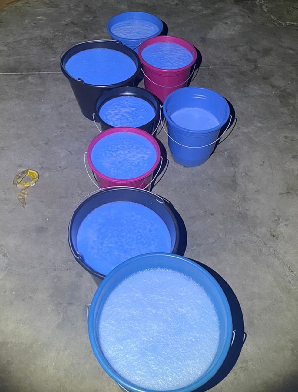 Fábrica de amaciantes falsificados Pará de Minas, 01/05/2022 — Foto: Polícia Militar/Divulgação