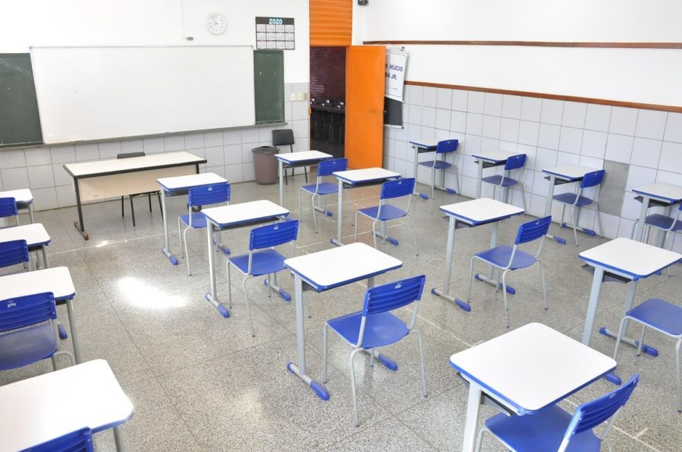 Aulas presenciais do ano letivo de  2022 são adiadas  — Foto: PMCG/Divulgação