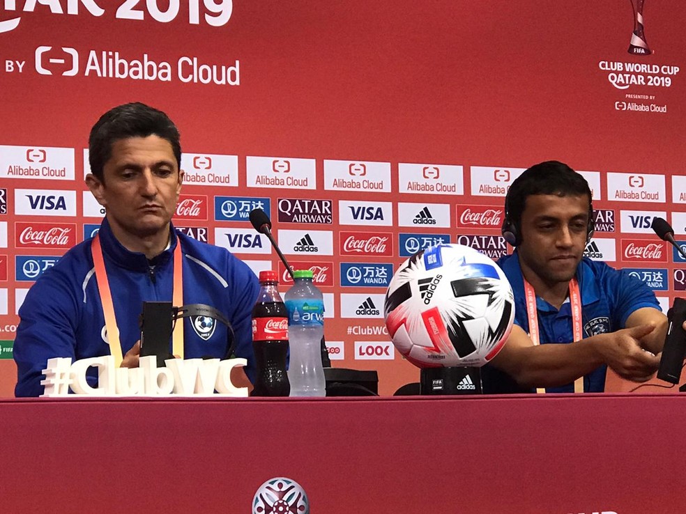 R&abreve;zvan Lucescu e Mohammad Al Shalhoub Al Hilal &mdash; Foto: Cah&ecirc; Mota