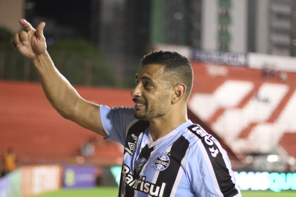 Diego Souza pode não permanecer no Grêmio em 2023 — Foto: Marlon Costa/Pernambuco Press