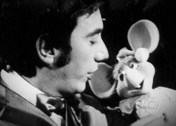 Get Wallpaper Topo Gigio Rato Que Fez Sucesso Na Tv Brasileira Completa 60 Anos Pop Arte G1 For iPhone