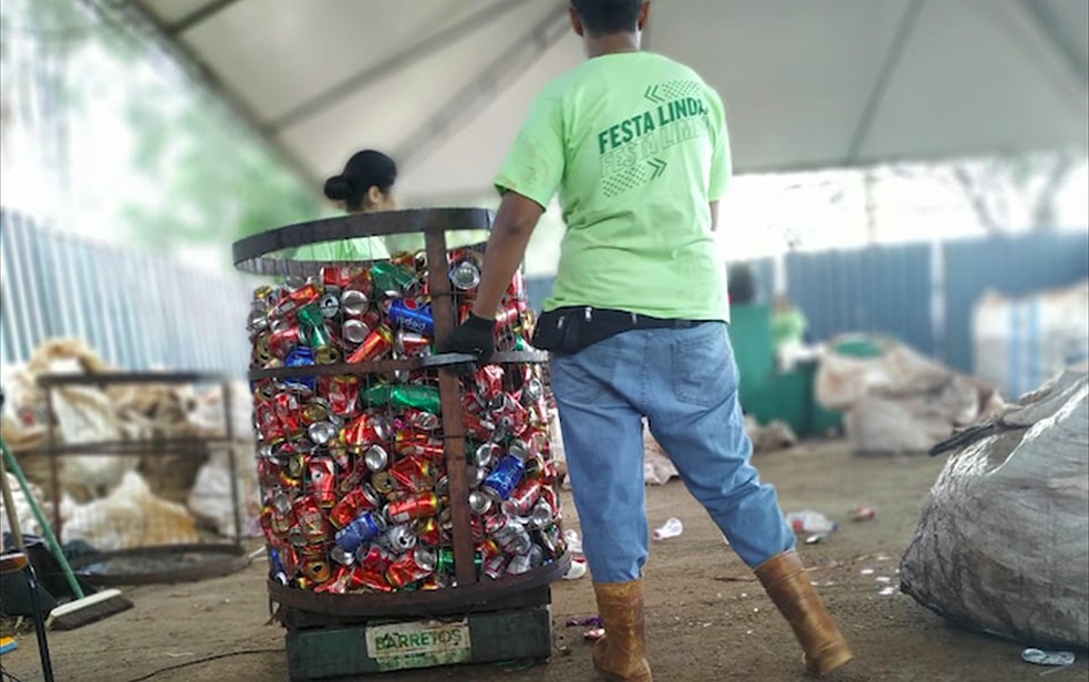 PÃºblico do primeiro sÃ¡bado da Festa de Barretos 2019 produziu 2,5 toneladas de resÃ­duos em alumÃ­nio  â€” Foto: Milena Carvalho/Arquivo pessoal
