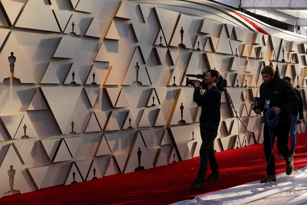 Equipe de gravação faz imagens do painel do Oscar 2019 — Foto: REUTERS/Lucy Nicholson