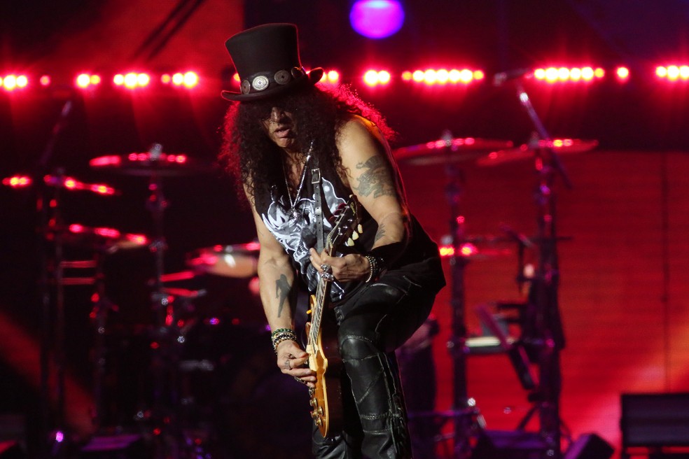 Slash toca em show do Guns N' Roses no São Paulo Trip — Foto: Celso Tavares/G1