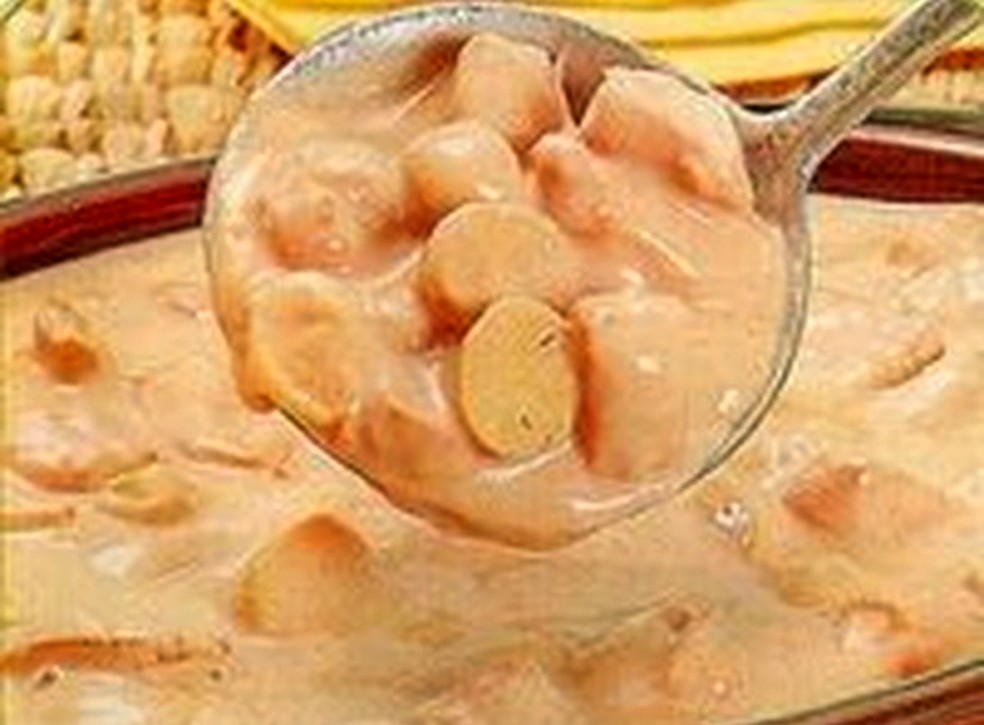 Strogonoff De Frango Simples Receitas Receitas O arroz de manteiga é bem simples, apenas se faz um refogado de cebola e margarina ou manteiga. strogonoff de frango simples
