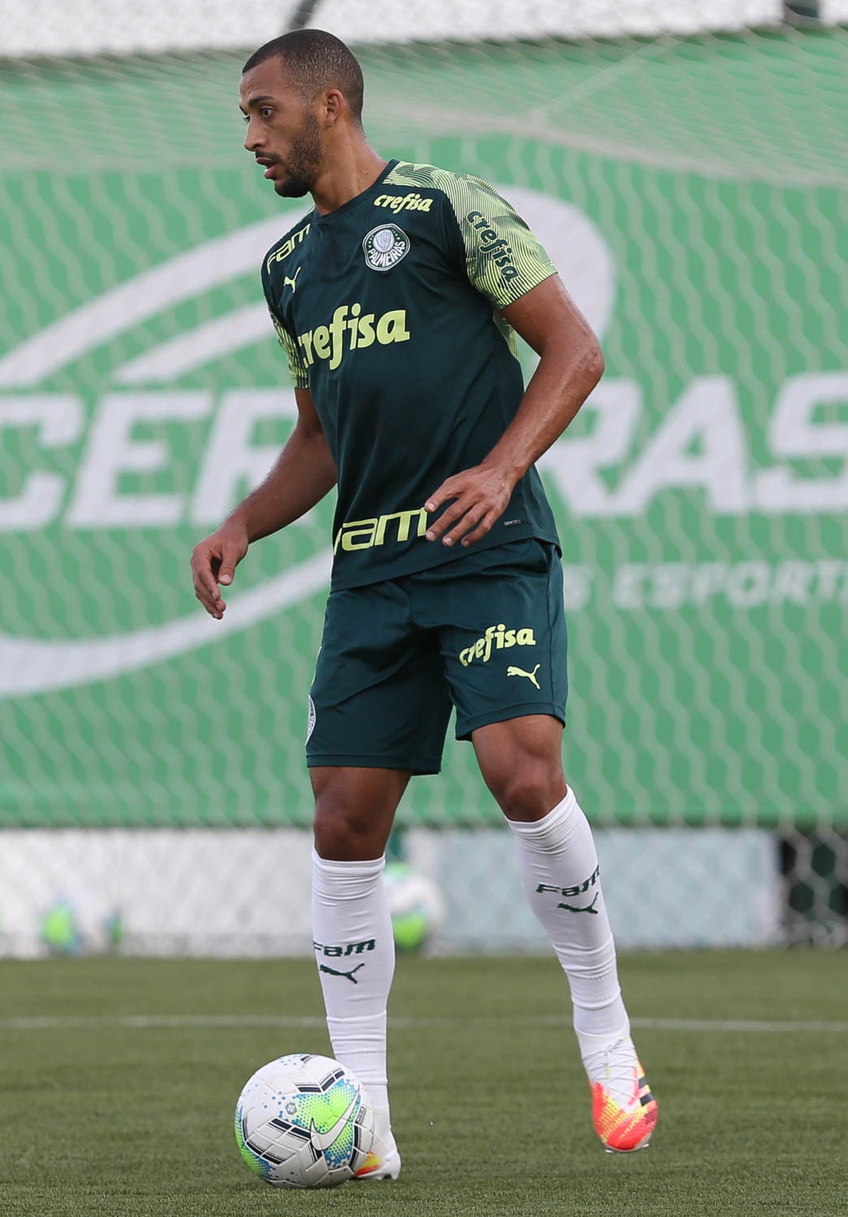 Palmeiras Aguarda Resposta De Clube Da Turquia Para Liberar Sa Da Do Zagueiro Vitor Hugo
