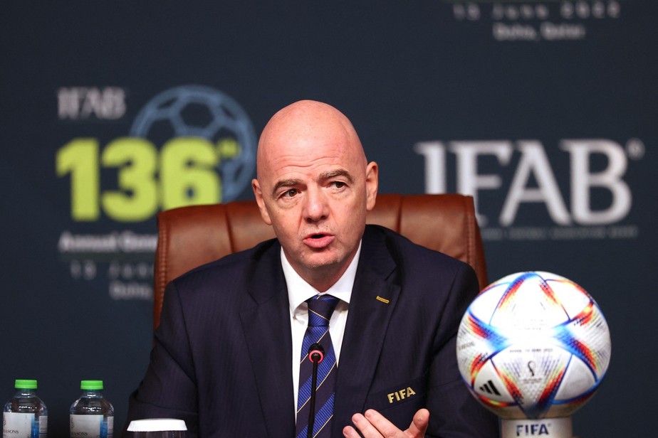 O presidente da FIFA, Gianni Infantino, durante a 137ª reunião da International Football Association Board (IFAB)