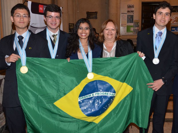 Equipe brasileira na olimpíada de química (Foto: Arquivo pessoal)