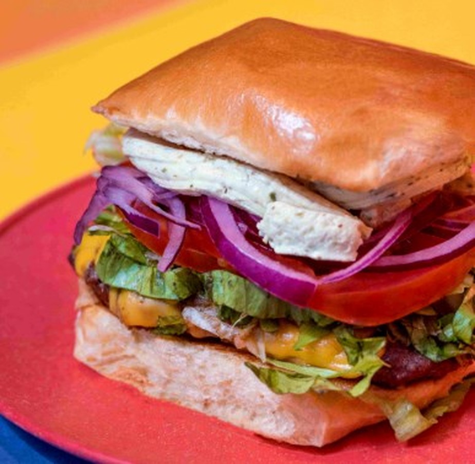 O Santowich Burger é um dos destaques da nova hamburgueria da Tijuca