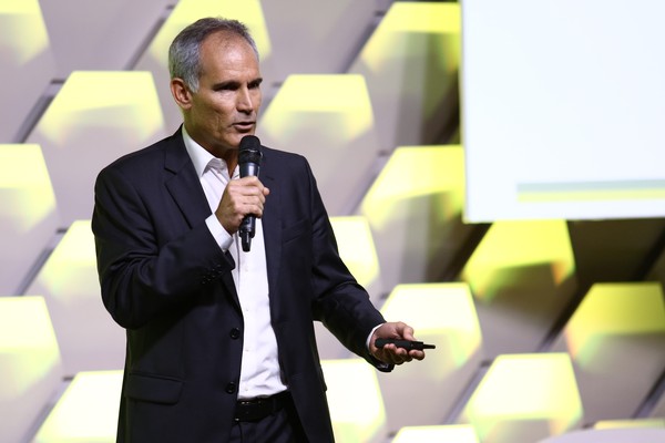 Amadeu pede calma com Vinicius e alerta para formação: Não conhecem Zagallo