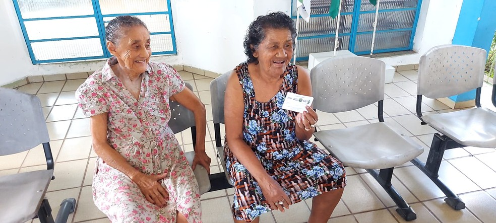 Idosos receberam a vacina bivalente neste sábado (25) — Foto: Murilo Lima/Rede Amazônica Acre