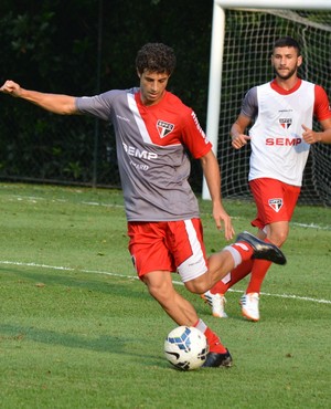 Ausência de Maicon abre espaço para Hudson e exibe baixa de Denilson