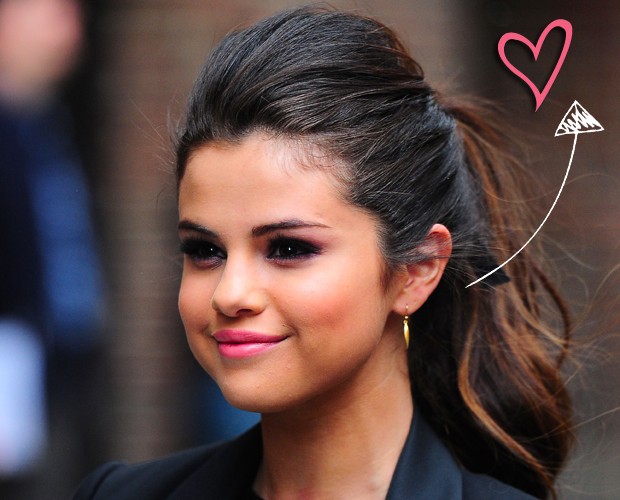 Tutorial: O rabo de cavalo de Selena Gomez em apenas 8 passos - Quem | QUEM  Inspira