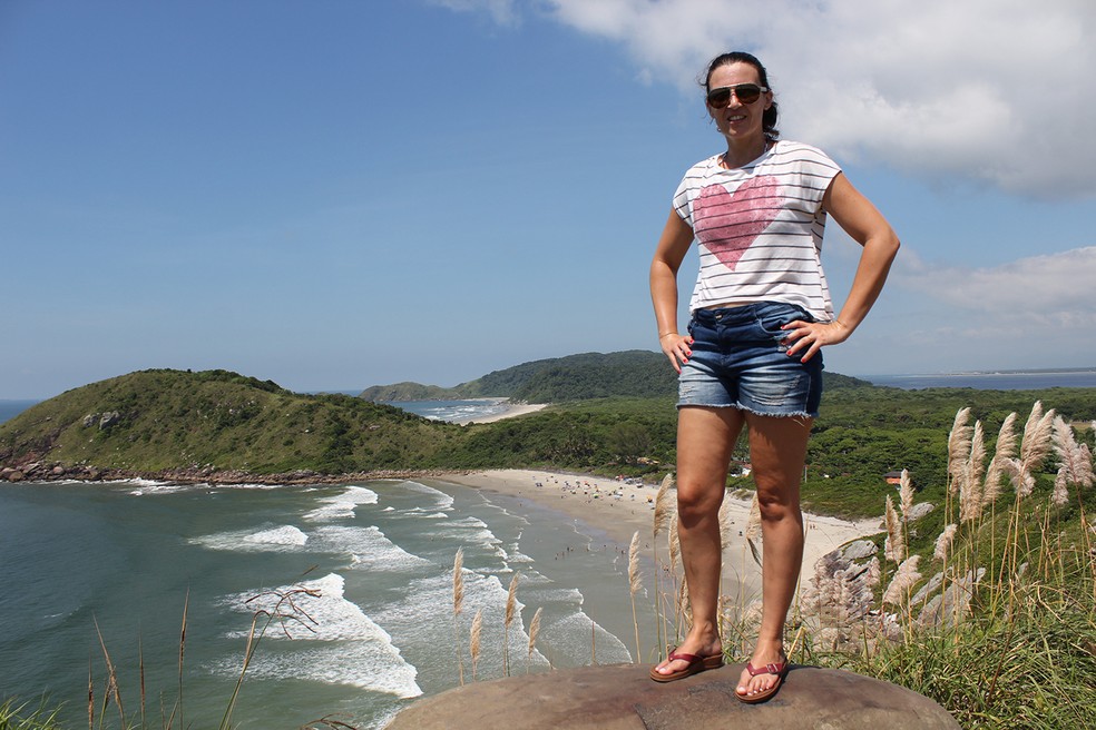 Do alto do Morro das Conchas podemos observar a Praia de Fora e mais ao fundo a Praia. — Foto: Marcio Kubo