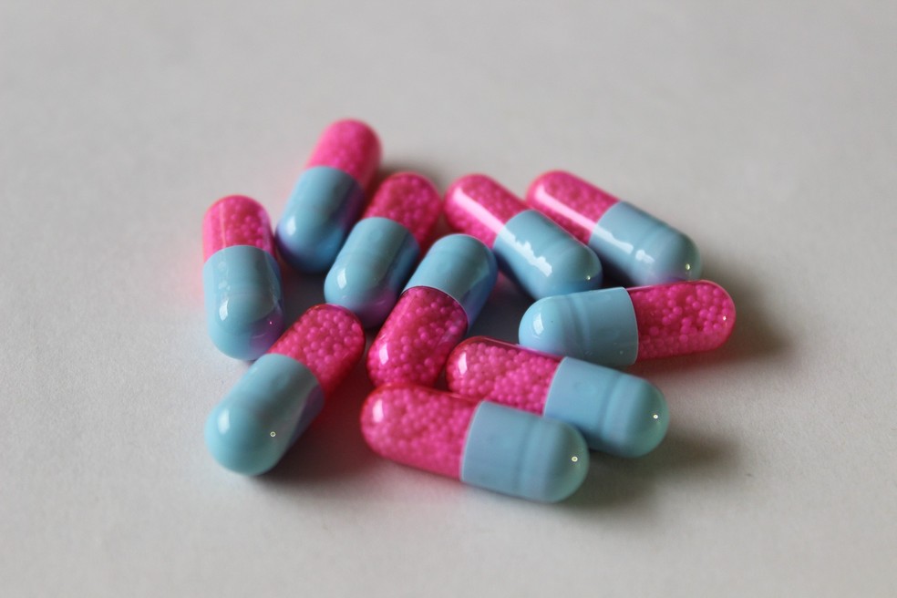 O uso prolongado de antibióticos também pode tornar resistentes as bactérias (Foto: Pixabay)