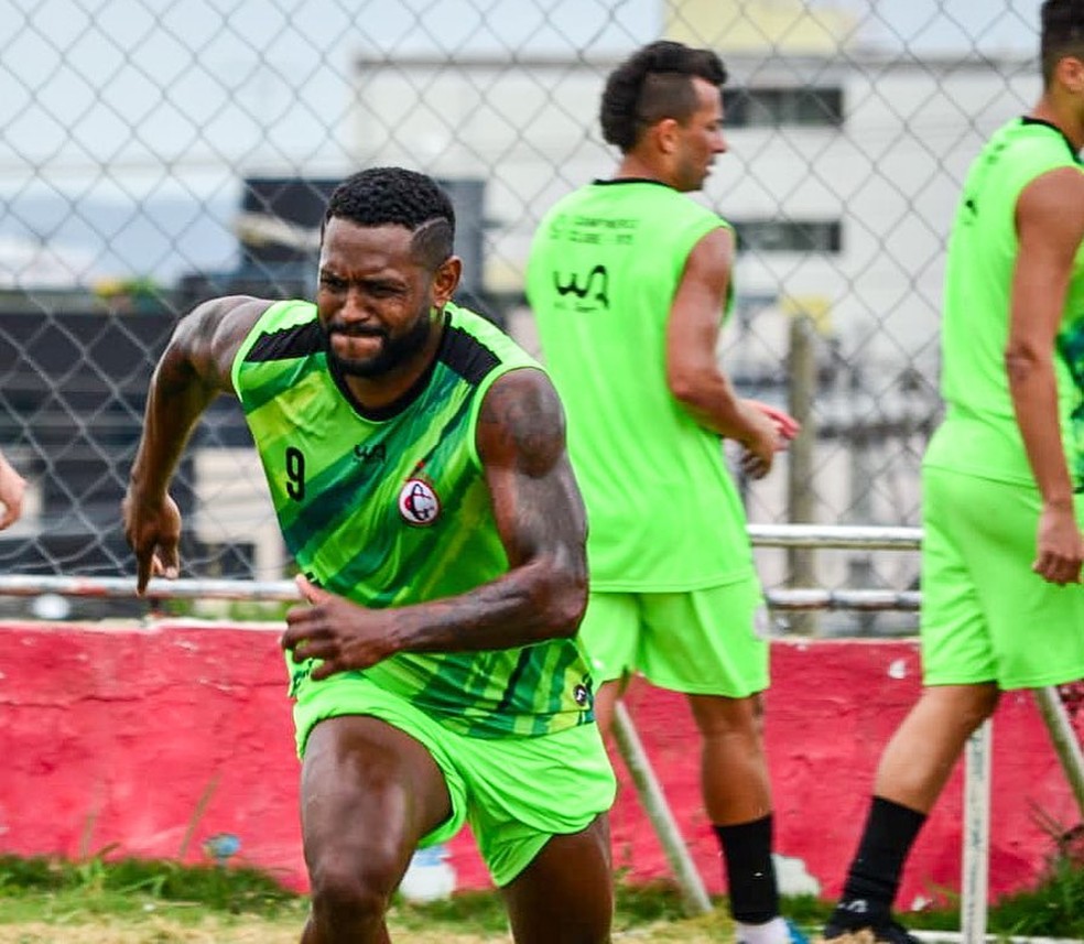 Jobson sentiu um desconforto muscular e ficou de fora do jogo-treino contra a Picuiense nesse sábado — Foto: Samy Oliveira / Campinense