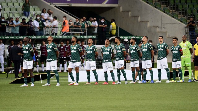 Jogadores do Palmeiras antes de jogo contra o Atlético-MG