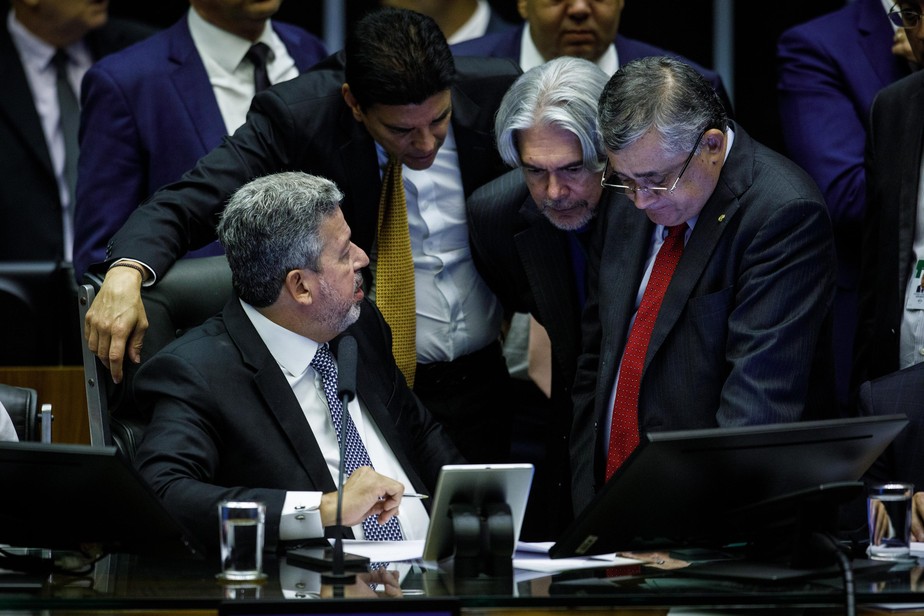 Presidente da Câmara, Arthur Lira (PP-AL), defende que o presidente seja o deputado Arthur Maia (União-BA)