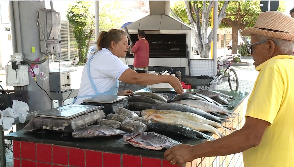 Comércio de peixes de Petrolina fica aquecido com início da quaresma — Foto: Reprodução/ TV Grande Rio 