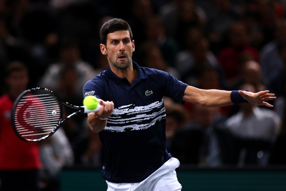 Djokovic bate Shapovalov, é penta do Masters de Paris, mas ...