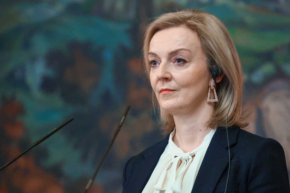 Liz Truss, chanceler brit&acirc;nica, em entrevista coletiva concedida nesta quinta-feira (10) &mdash; Foto: Minist&eacute;rio das Rela&ccedil;&otilde;es Exteriores da R&uacute;ssia/Divulga&ccedil;&atilde;o/REUTERS