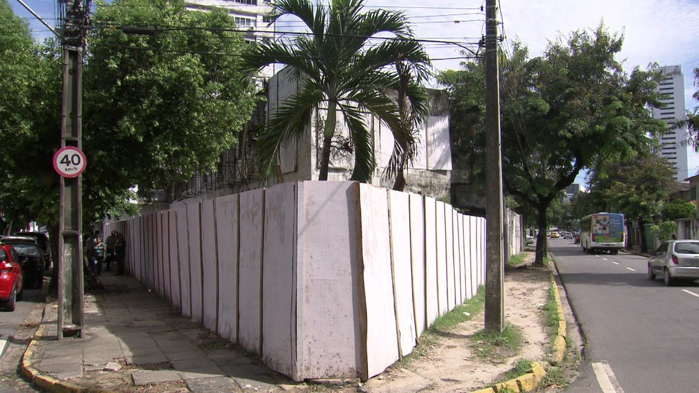 Prefeitura pagou quase R$ 2 milhões por imóveis que estão desocupados no Centro do Recife — Foto: Reprodução/TV Globo