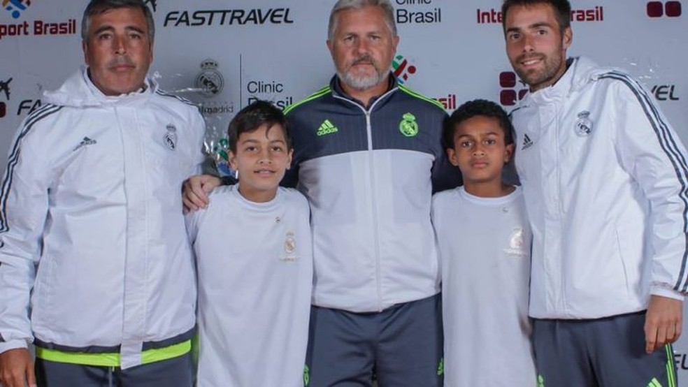 Wesley ao lado de profissionais do Real Madrid e de outro menino que foi eleito um dos melhores &mdash; Foto: AV Assessoria de Imprensa/Ag&ecirc;ncia Joga10