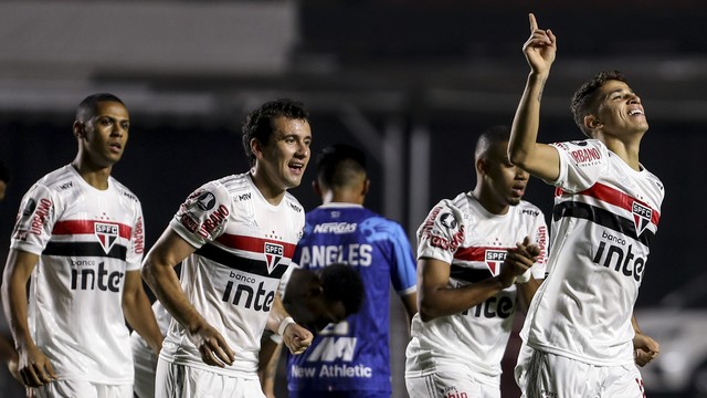 Vitor Bueno comemora gol do São Paulo