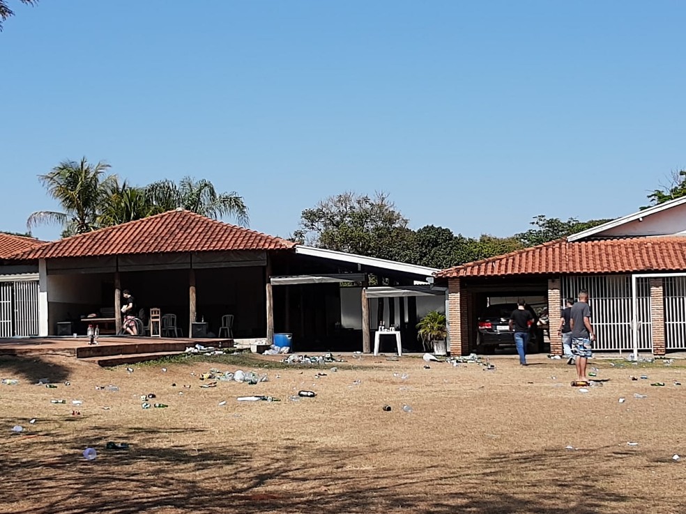 PM interrompe festa com aglomeração em Rio Preto — Foto: Divulgação/PM