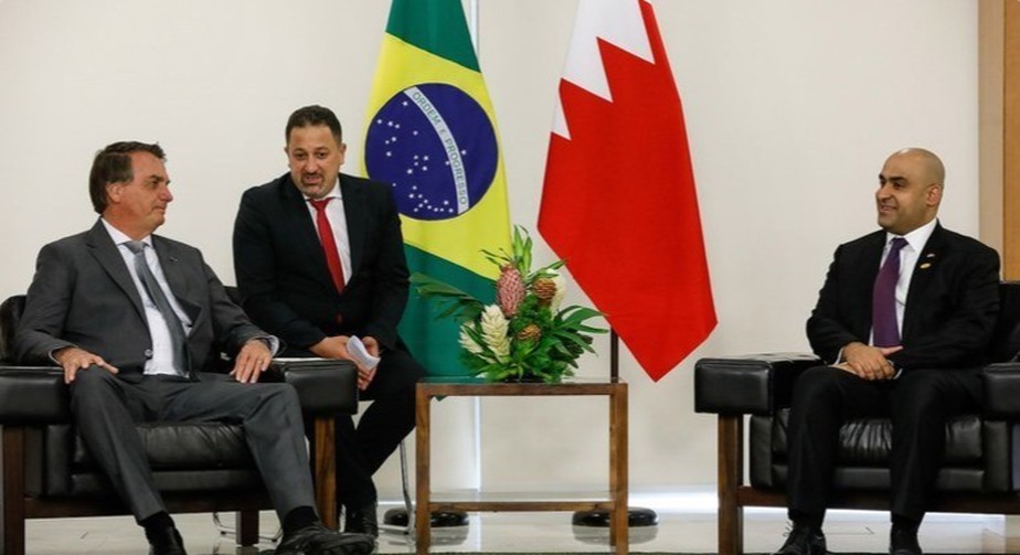 Jair Bolsonaro e o embaixador do Bahrein
