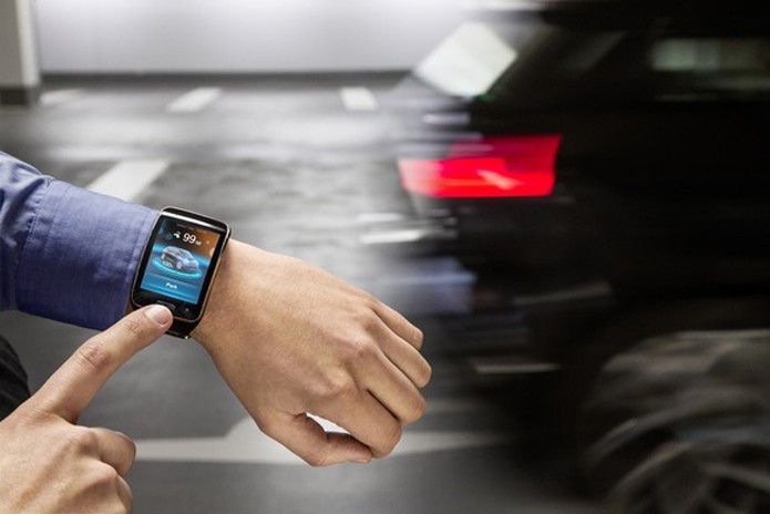 Carro inteligente da BMW poderá ser controlado através de um smart watch (foto: Reprodução/PC World)