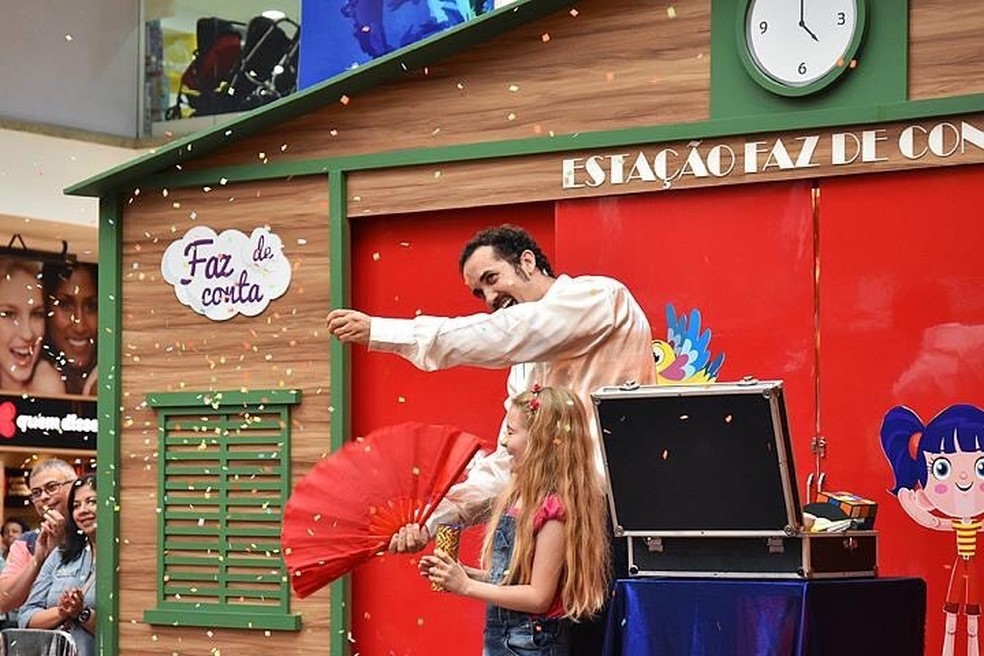 Mágico paranaense Jetam se apresenta neste sábado (24) no Espaço Faz de Conta do Shopping Estação. — Foto: Divulgação.