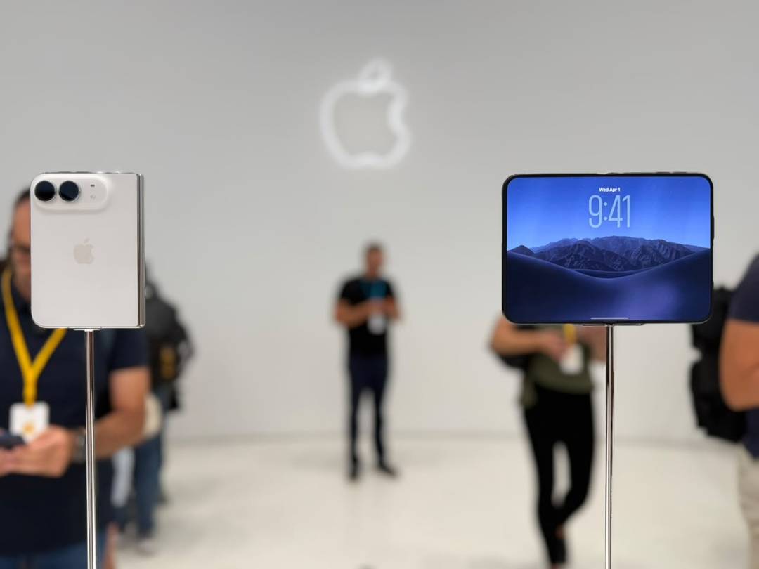 iPhone Duo aberto e fechado