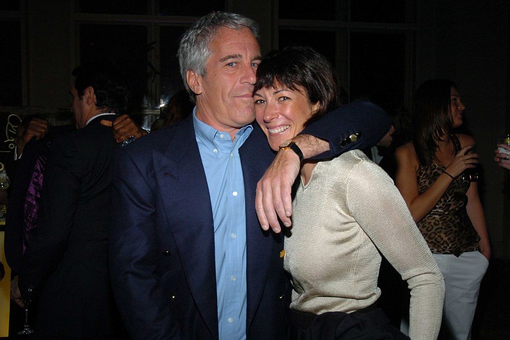 NEW YORK CITY, NY - MARCH 15: Jeffrey Epstein and Ghislaine Maxwell attend de Grisogono Sponsors The 2005 Wall Street Concert Series Benefitting Wall Street Rising, with a Performance by Rod Stewart at Cipriani Wall Street on March 15, 2005 in New York Ci (Foto: Patrick McMullan via Getty Image)