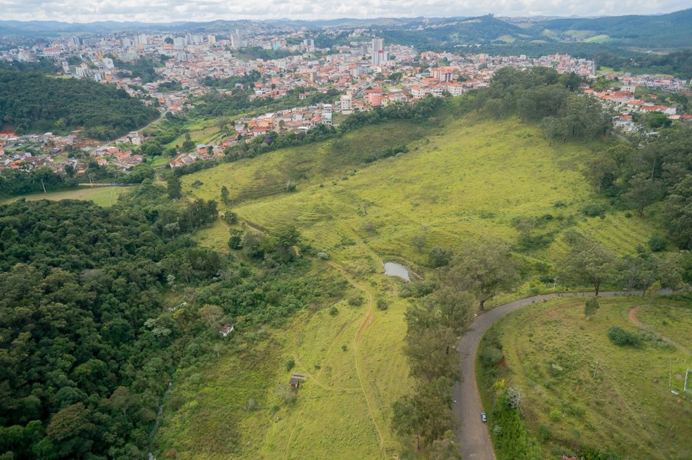 Reserva Ambiental, de 22 hectares, sofria com depredações, lixo, queimadas em Barbacena. — Foto: Rodrigo Oliveira/Divulgação